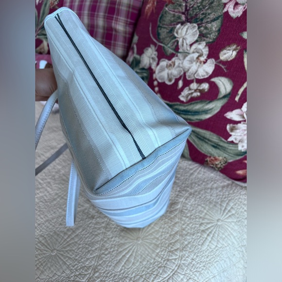 Rare Longchamp canvas tote - Picture 7 of 17